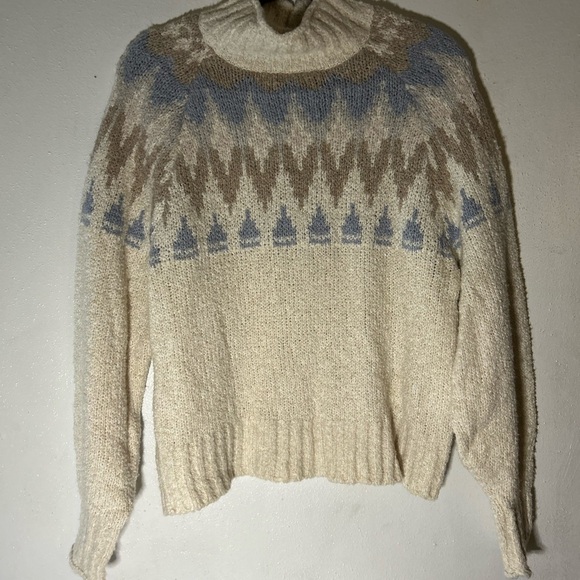 American Eagle Outfitters Sweaters - American Eagle Outfitters Cream and Blue Turtleneck Sweater